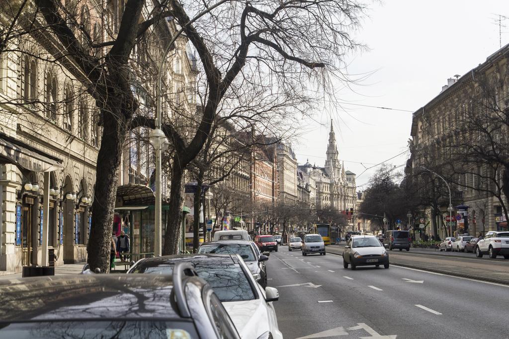 Authentic Grand Boulevard Будапеща Екстериор снимка